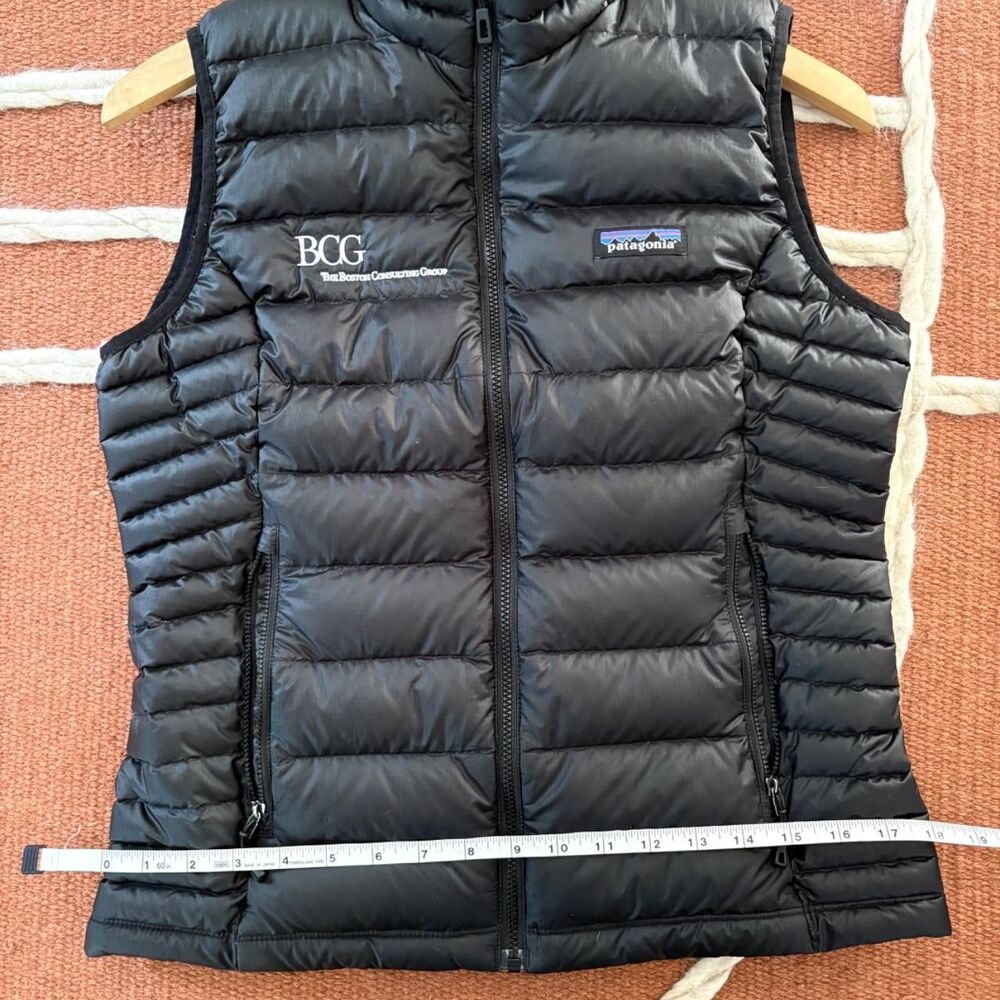 Patagonia Black Women's Down‎ Sweater Vest - Small with Logo - Picture 3 of 9